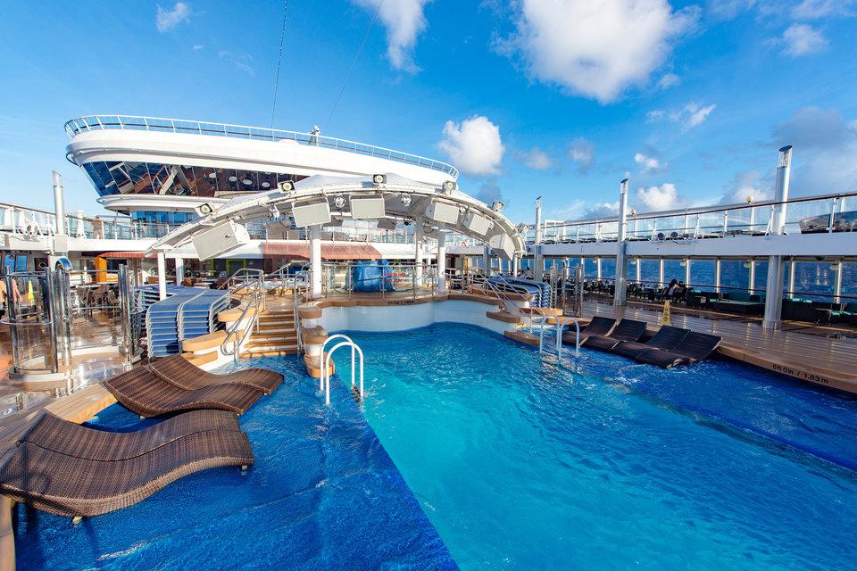 La piscina del Norwegian Dawn CRUCEROS NORWEGIAN DAWN CRUCEROS NORWEGIAN CRUISE LINE CRUCEROS MEDITERRANEO CRUCEROS ISLAS GRIEGAS CRUCEROS GRECIA CRUCEROS ITALIA CRUCEROS EUROPA CRUCEROS NORWEGIAN DAWN CRUCEROS NORWEGIAN CRUISE LINE CRUISES FAMILY CRUISES CRUCEROS FAMILIARES CRUCEROS VERANO SUMMER CRUISES PISCINA POOL #NorwegianCruiseLine #NorwegianDawn #NCL #NCLDawn #NorwegianNCL #GreeceCruises #GreekIsles #Mediterranean #CrucerosMediterraneo